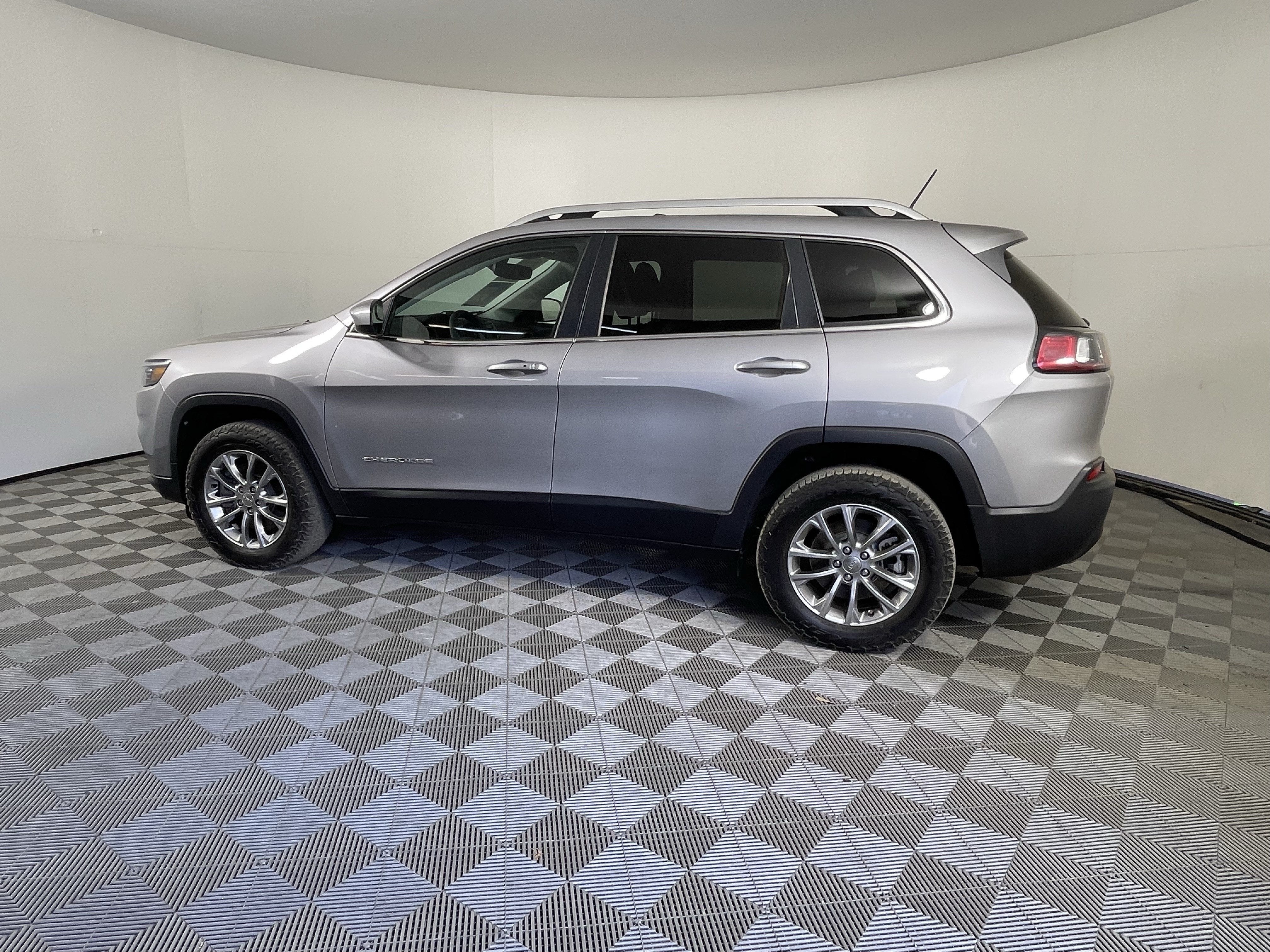 2019 Jeep Cherokee — side profile view