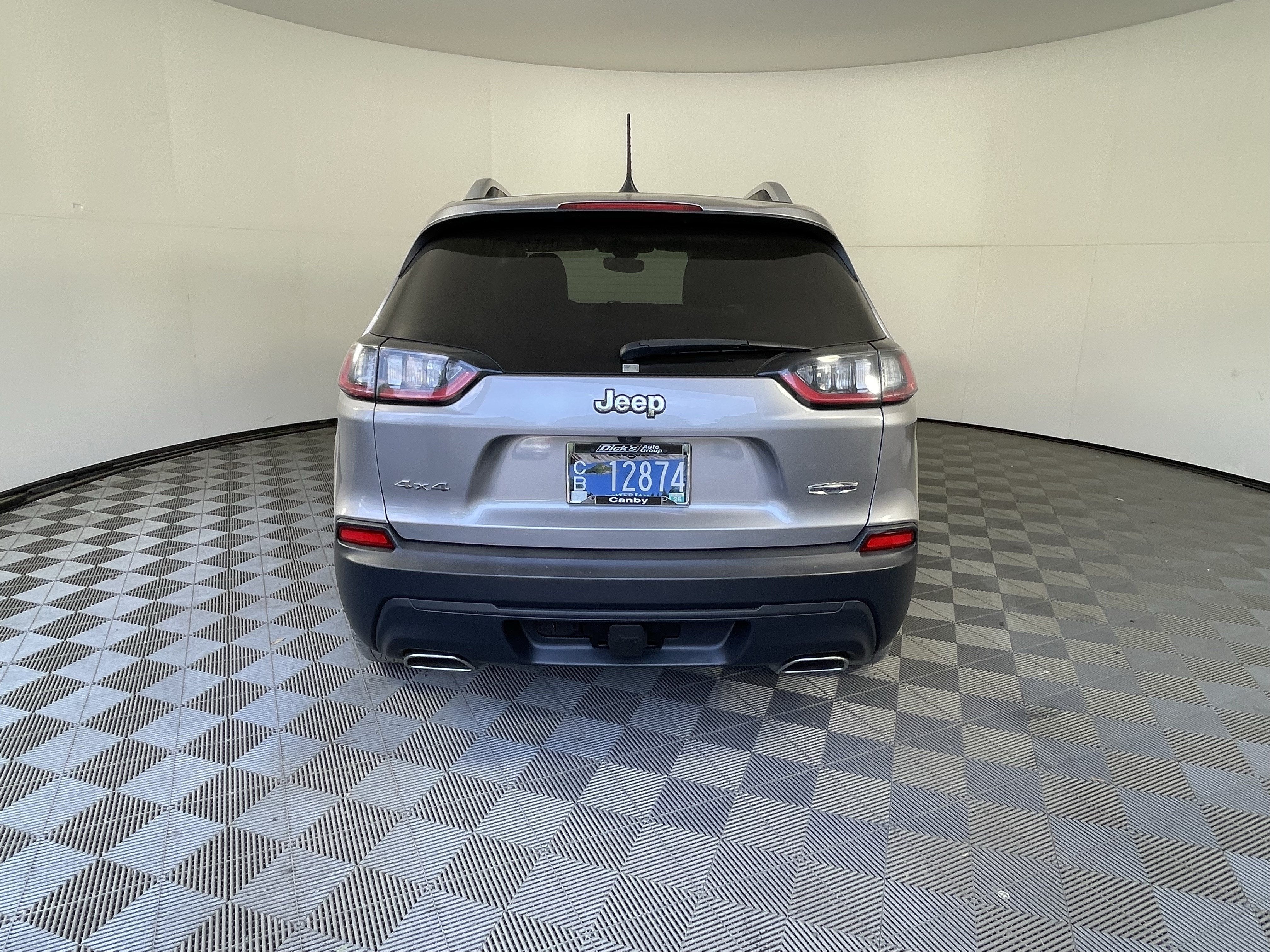 2019 Jeep Cherokee — interior view