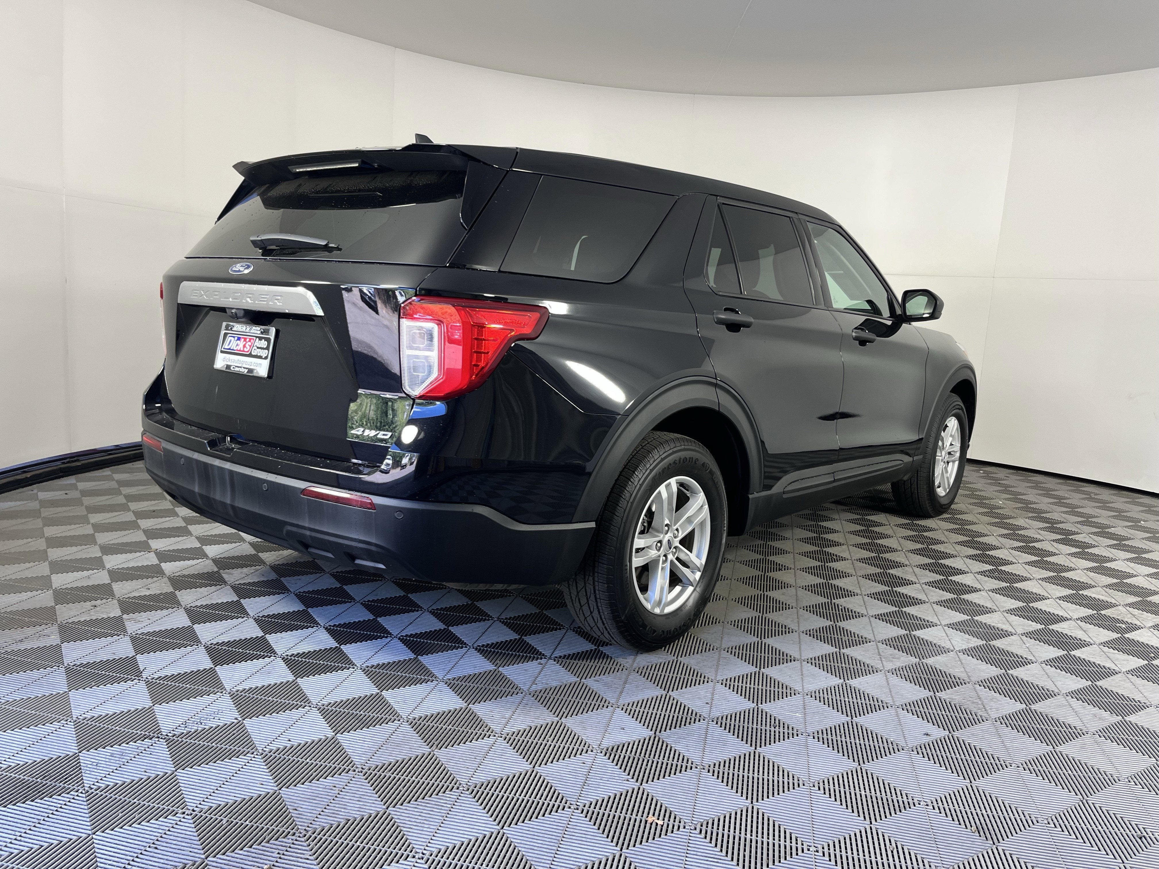 2023 Ford Explorer — detail view