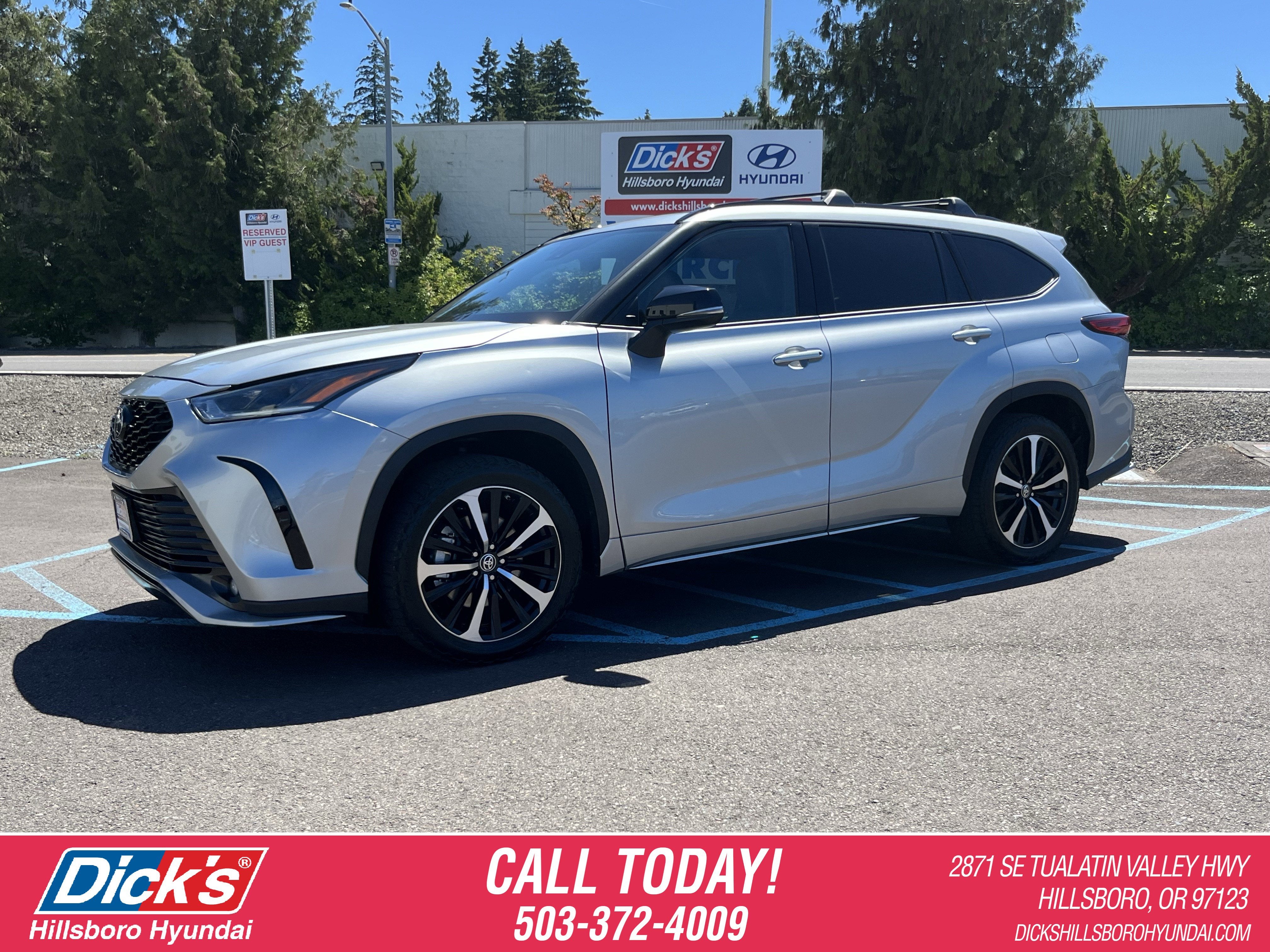 2022 Toyota Highlander XSE in Other — front three-quarter view
