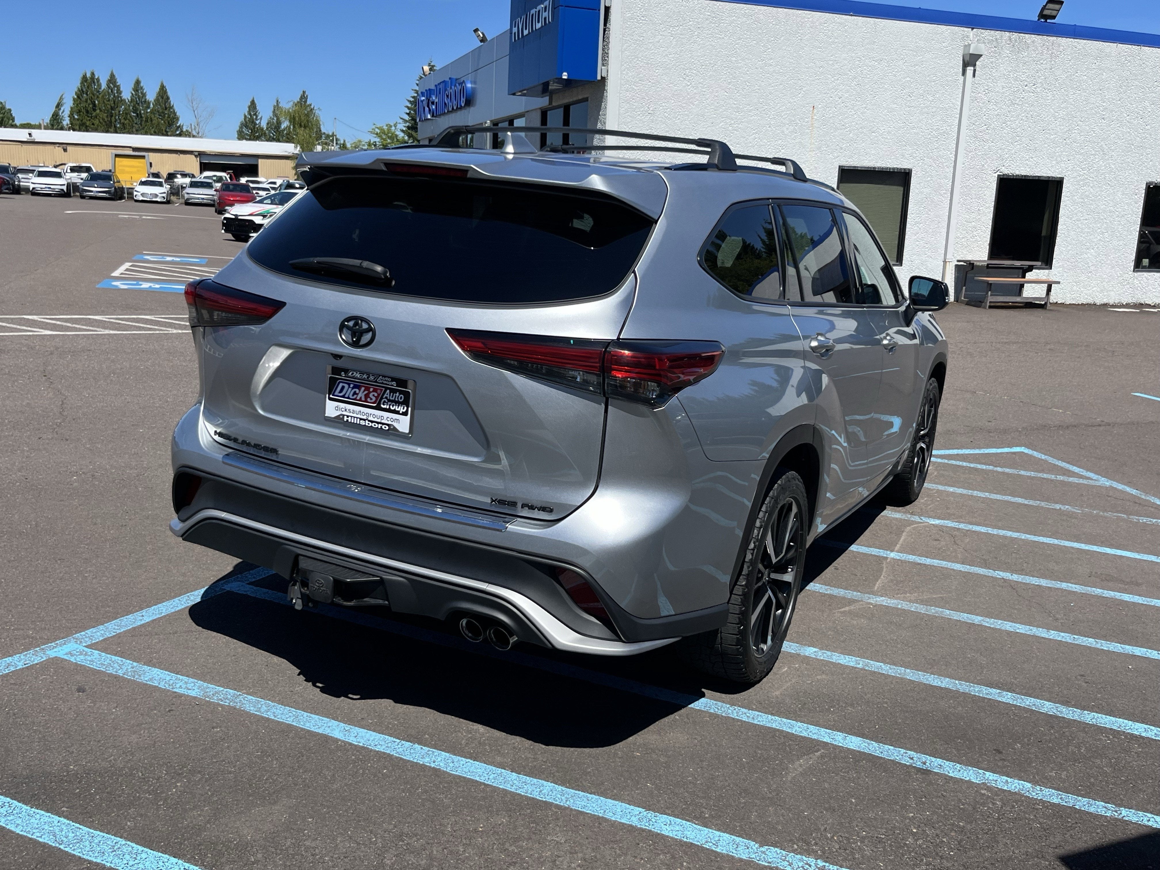 2022 Toyota Highlander — detail view