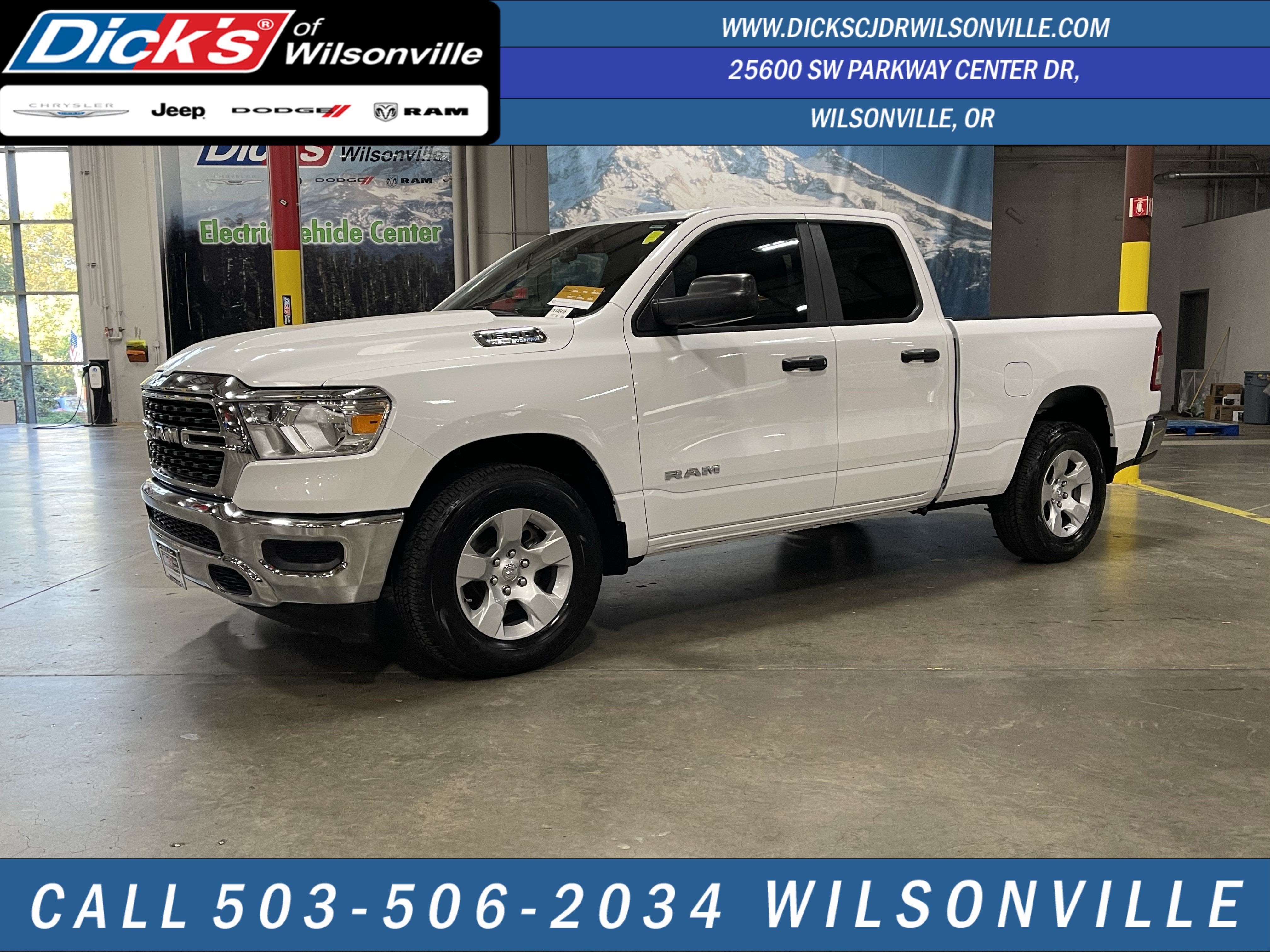 2024 RAM 1500 Big Horn/Lone Star in Bright White Clearcoat — front three-quarter view