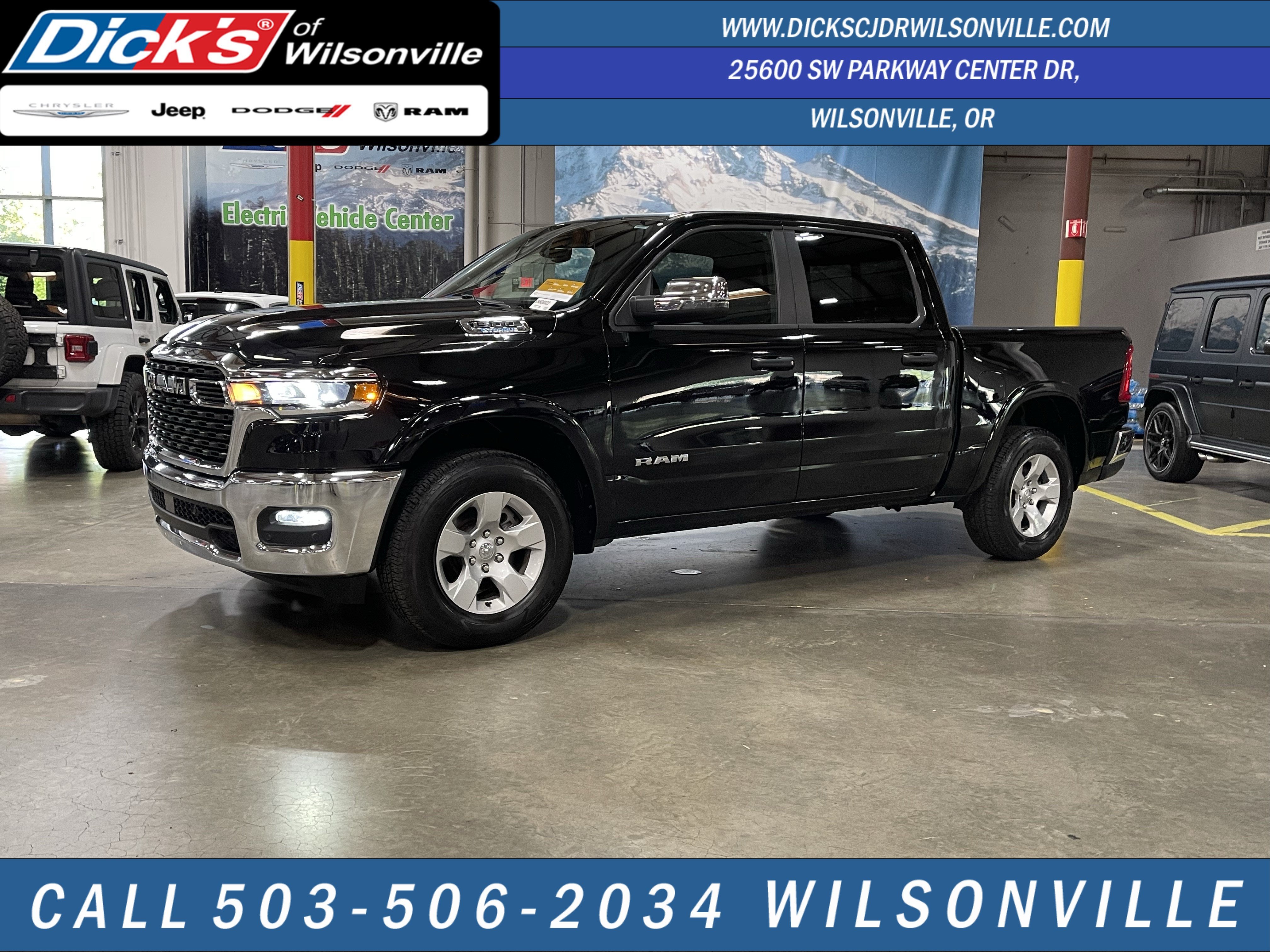 2025 RAM 1500 Big Horn/Lone Star in Diamond Black Crystal Pearlcoat — front three-quarter view