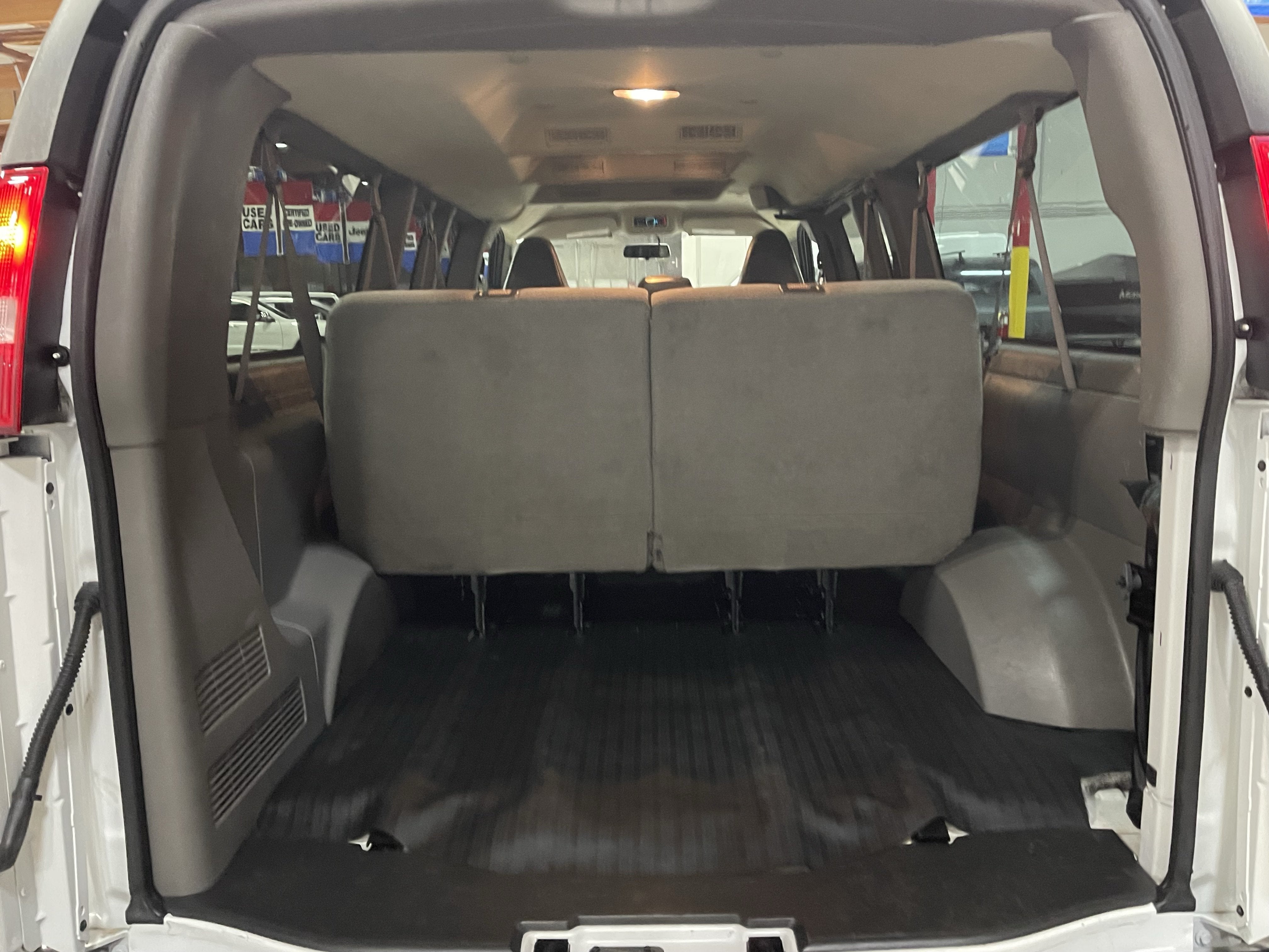 2023 Chevrolet Express 3500 — detail view