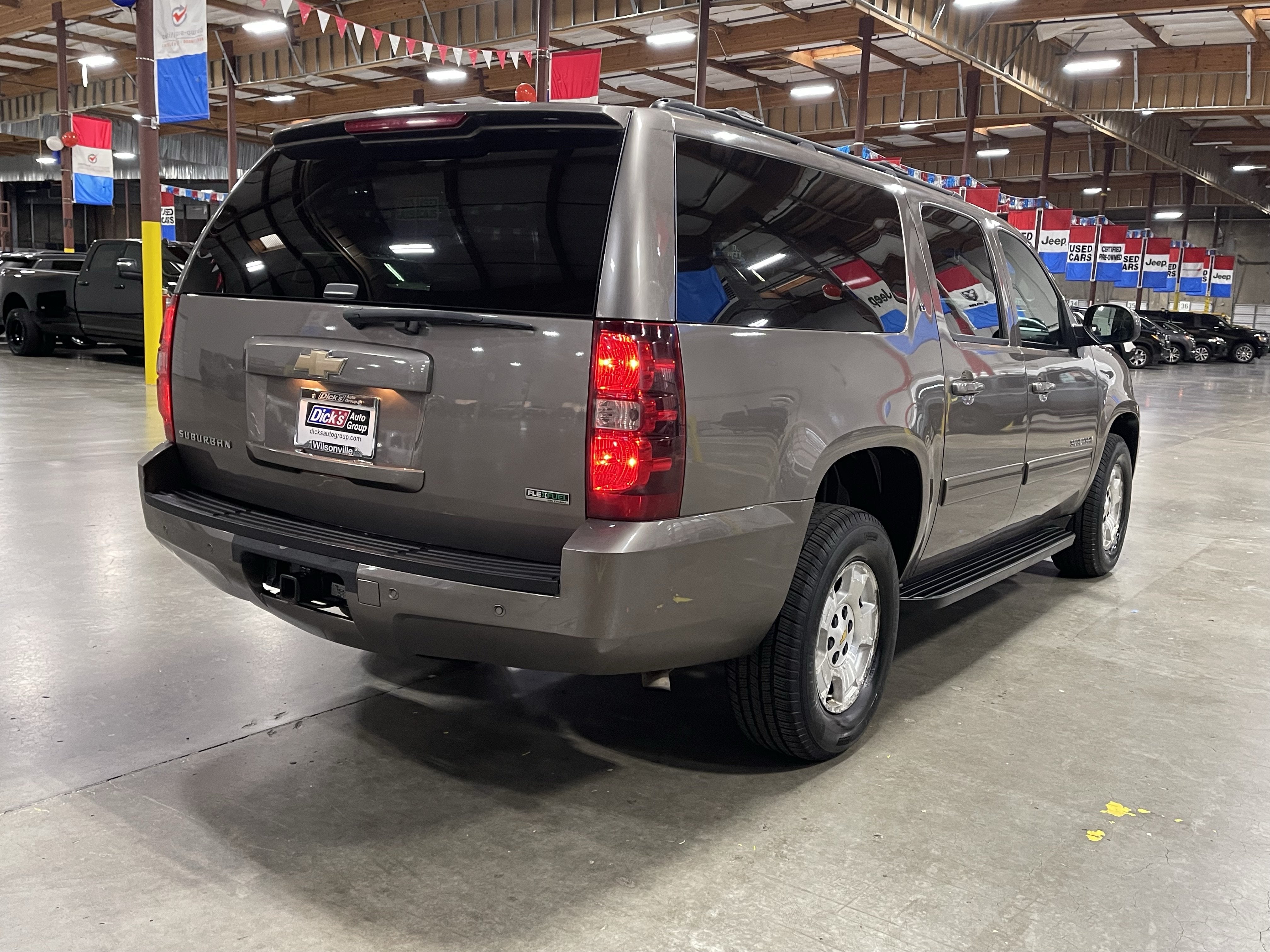 2011 Chevrolet Suburban 1500 — detail view