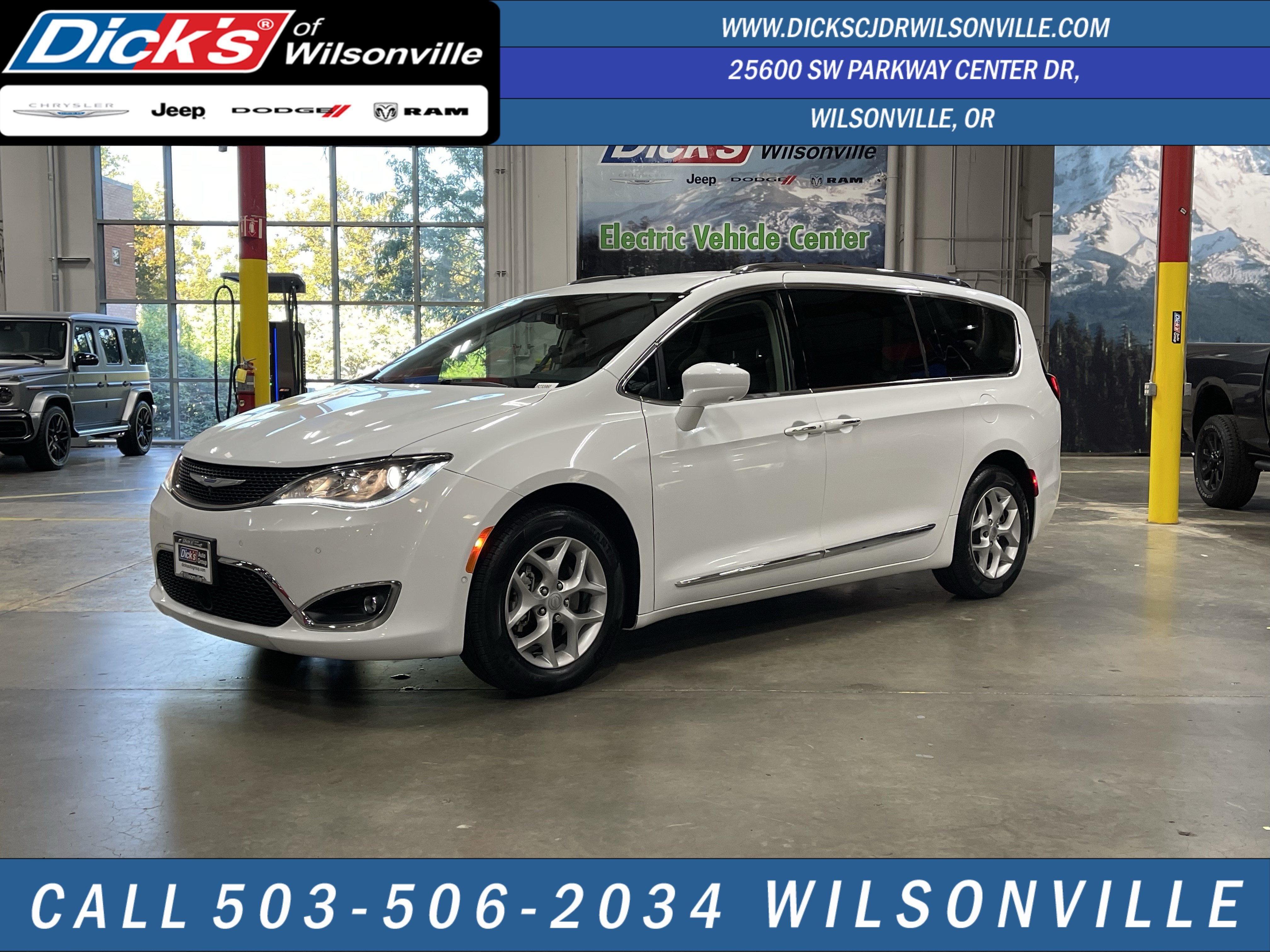 2018 Chrysler Pacifica Touring L Plus in Bright White Clearcoat — front three-quarter view