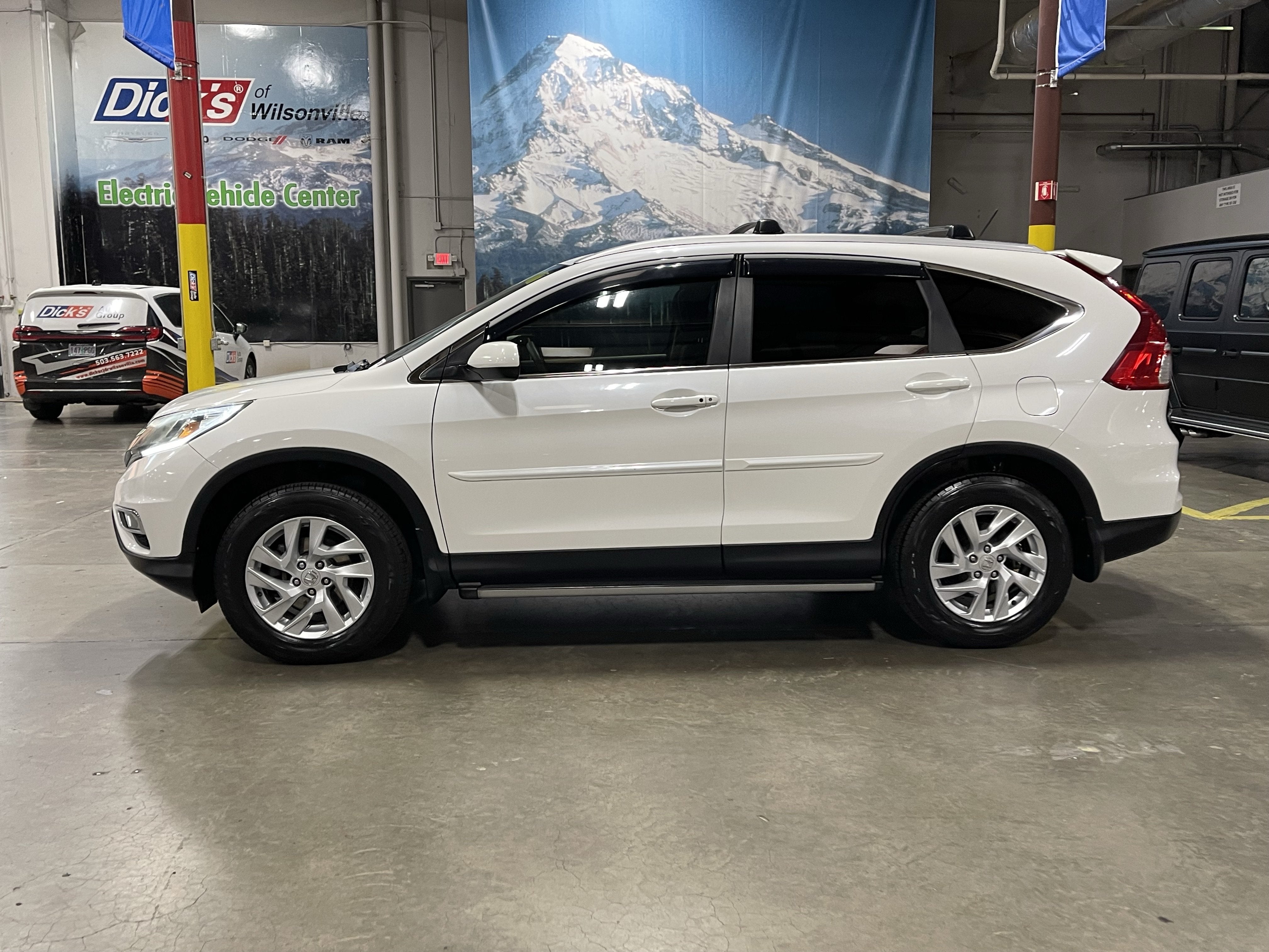 2015 Honda CR-V — side profile view
